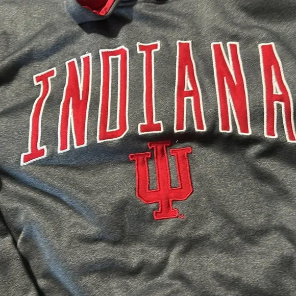 Indiana Hoosiers woman’s L hoodie - Picture 2 of 4